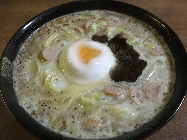 熊本焦がしニンニク入り黒マー油とんこつラーメン 味のマルタイ 愚昧親爺記 ちぎれ雲きょうはどこへ行くのやら