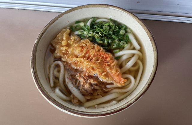 中央軒が運営する鳥栖駅の立ち食いうどんそば