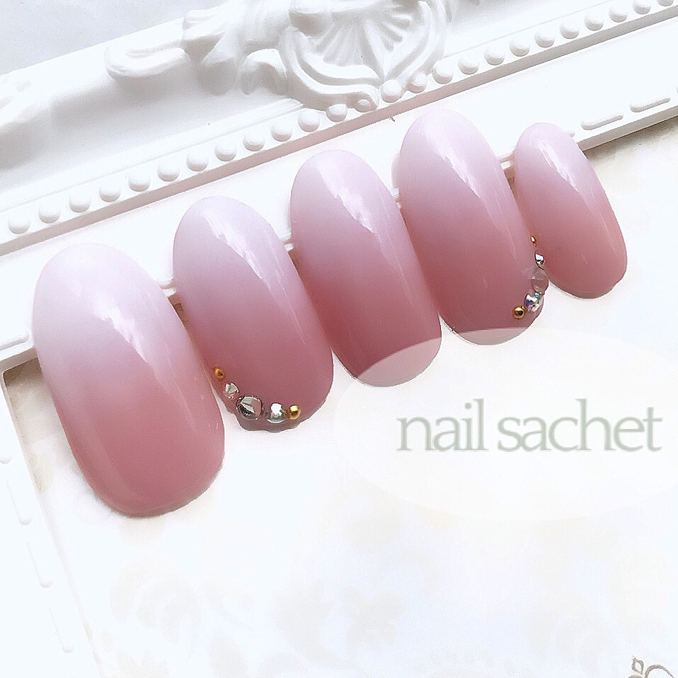 コレド室町テラスから徒歩1分のネイルサロン Nail Sachet