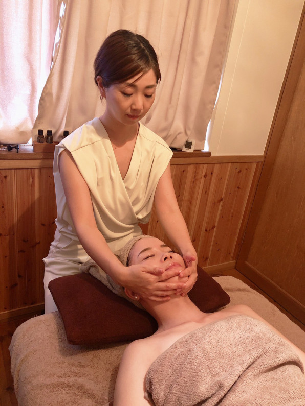 Relaxation Salon School Plana エステ リンパマッサージ リラクゼーション セルフホワイトニング Whitening ホワイトニング大阪 Relaxation Salon School Plana エステ リンパマッサージ リラクゼーション セルフホワイトニング Whitening ホワイトニング大阪