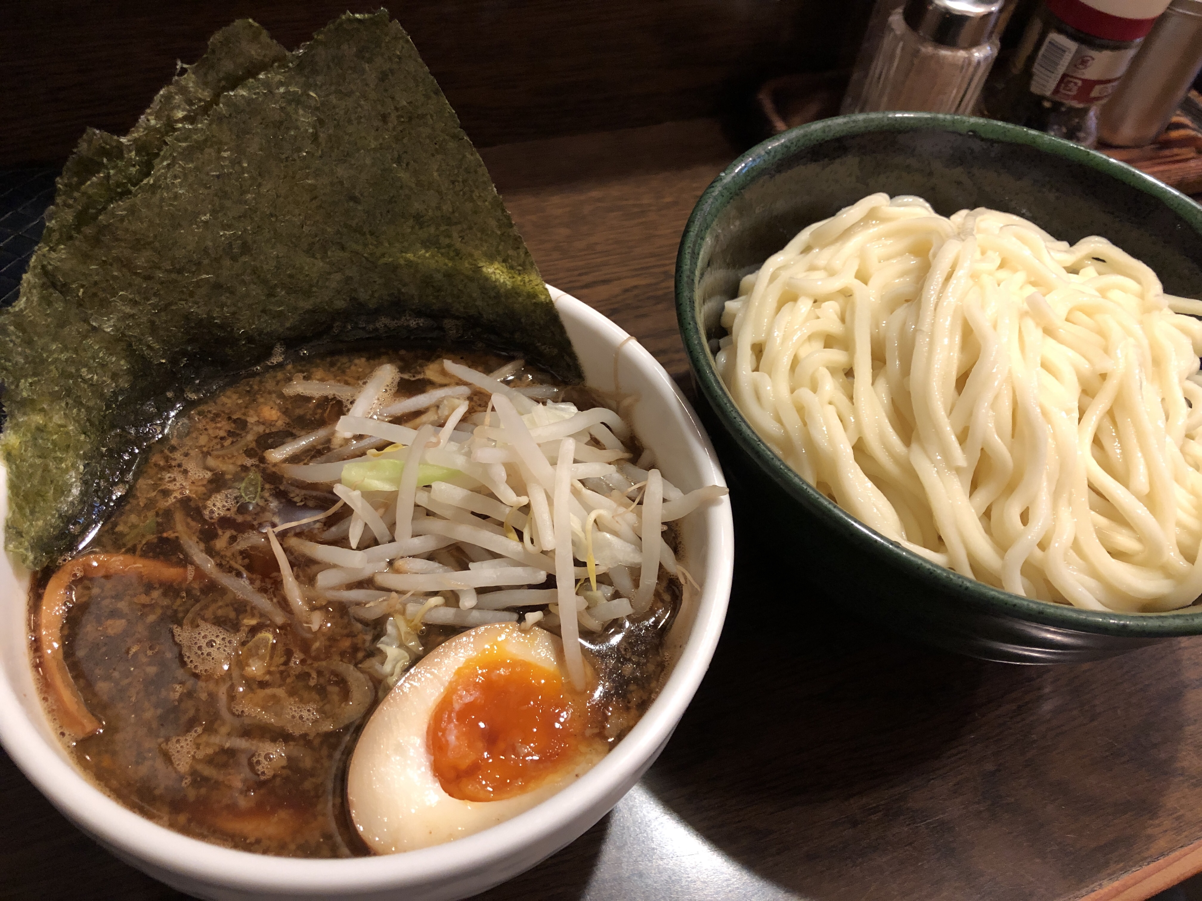 麺 舗 十 六