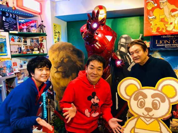 ディズニー 大好き うえちゃん が新横浜 アソビバ トイズカフェ に アソビバ トイズ カフェ 新横浜 Studiokensuke スタジオケンスケ ディズニー 大好き うえちゃん が新横浜 アソビバ トイズカフェ に アソビバ トイズ カフェ 新横浜 Studiokensuke スタジオケンスケ