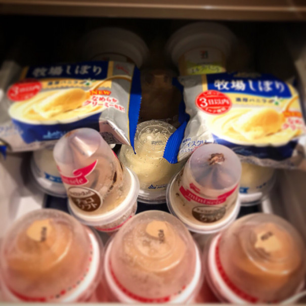 すべてのアイスクリーム好きに朗報 冷蔵庫のある場所にコンビニアイスを入れておくだけで ソフトクリームになる 女子会総研 日本で一番女子会を研究している総合研究 女