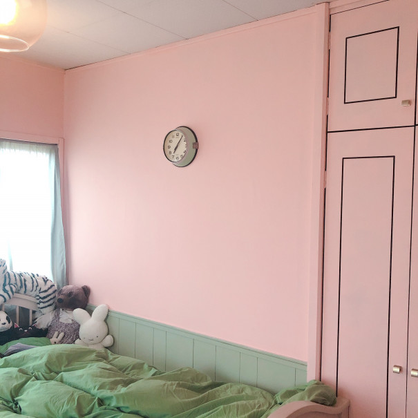 ピンク グリーンの壁 チェリーハイツ