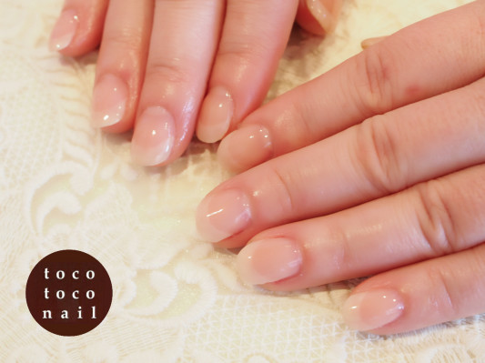 控えめフレンチ ジェルネイル Tocotoco Nail