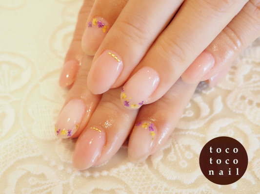 ドライフラワーフレンチ風 ジェルネイル Tocotoco Nail