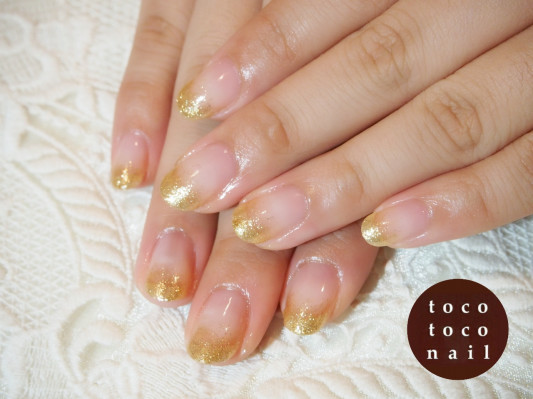 ゴールドラメグラデーション ジェルネイル Tocotoco Nail