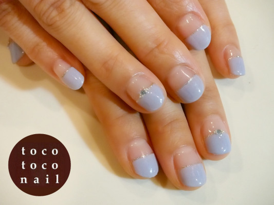 水色のフラットフレンチ ジェルネイル Tocotoco Nail