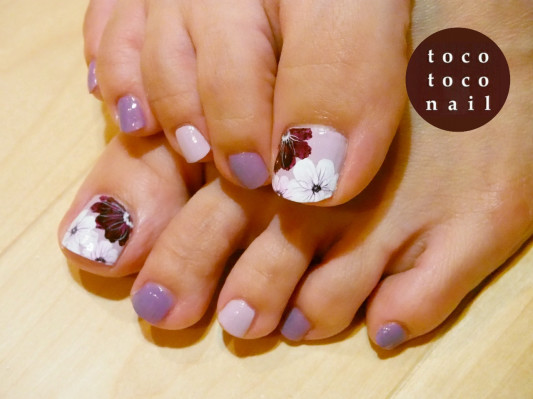 トレンドカラー アネモネアート ペディ ジェルネイル Tocotoco Nail