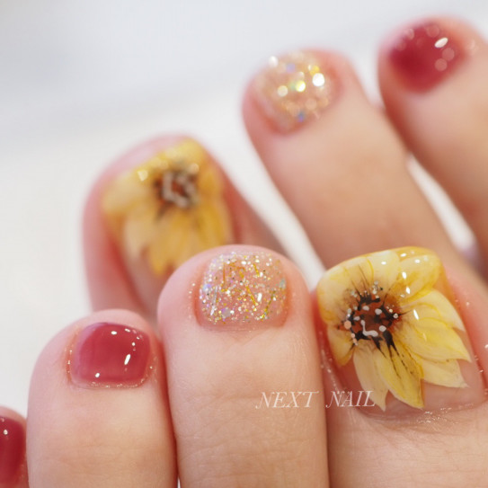 フットネイル 向日葵 Next Nail 大人の女性の為の シンプル専門サロン