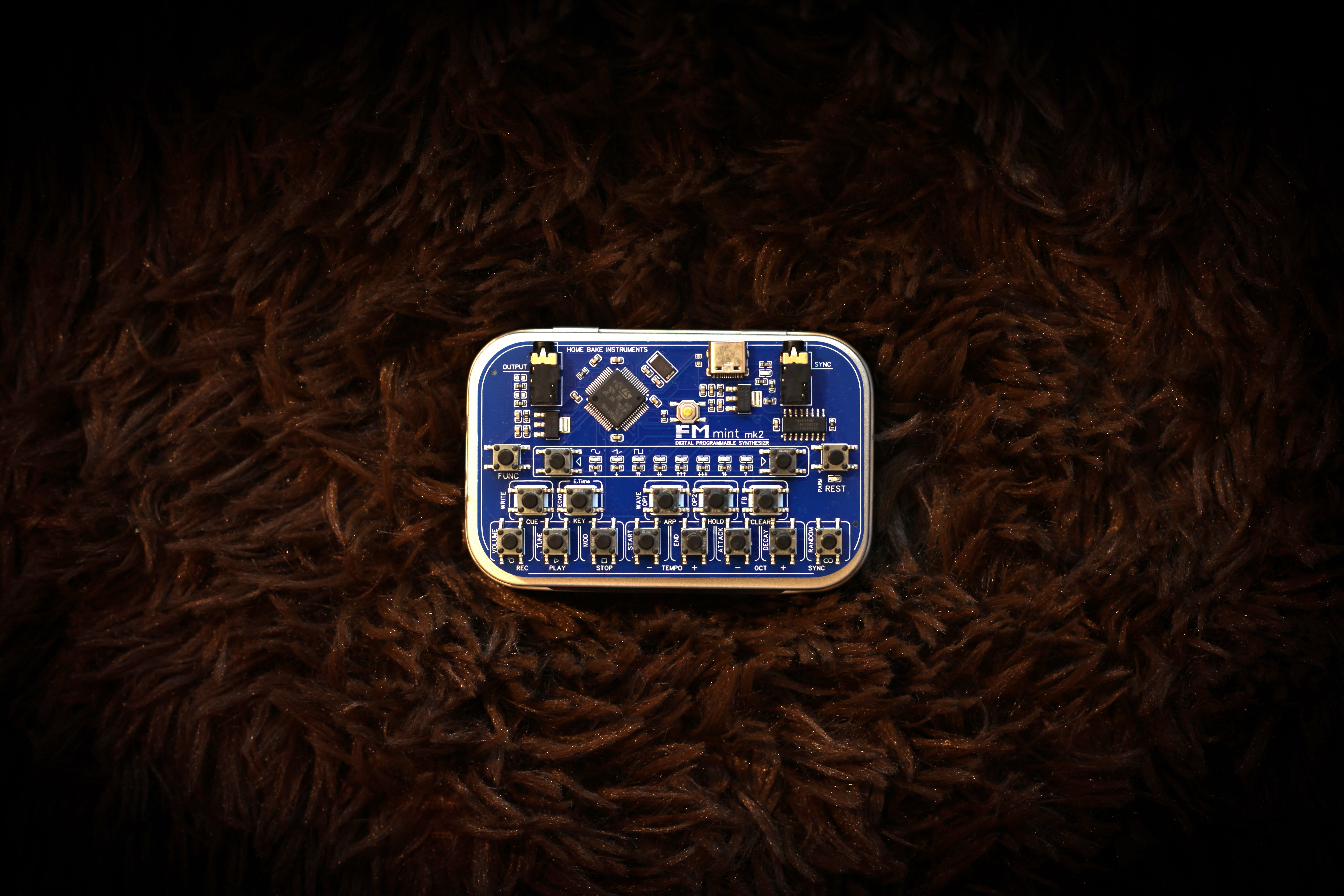 その他 homebakeinstruments  Euro girl MATRIXSYNTH: New HOME BAKE INSTRUMENTS EURO GiRL 4-track (4