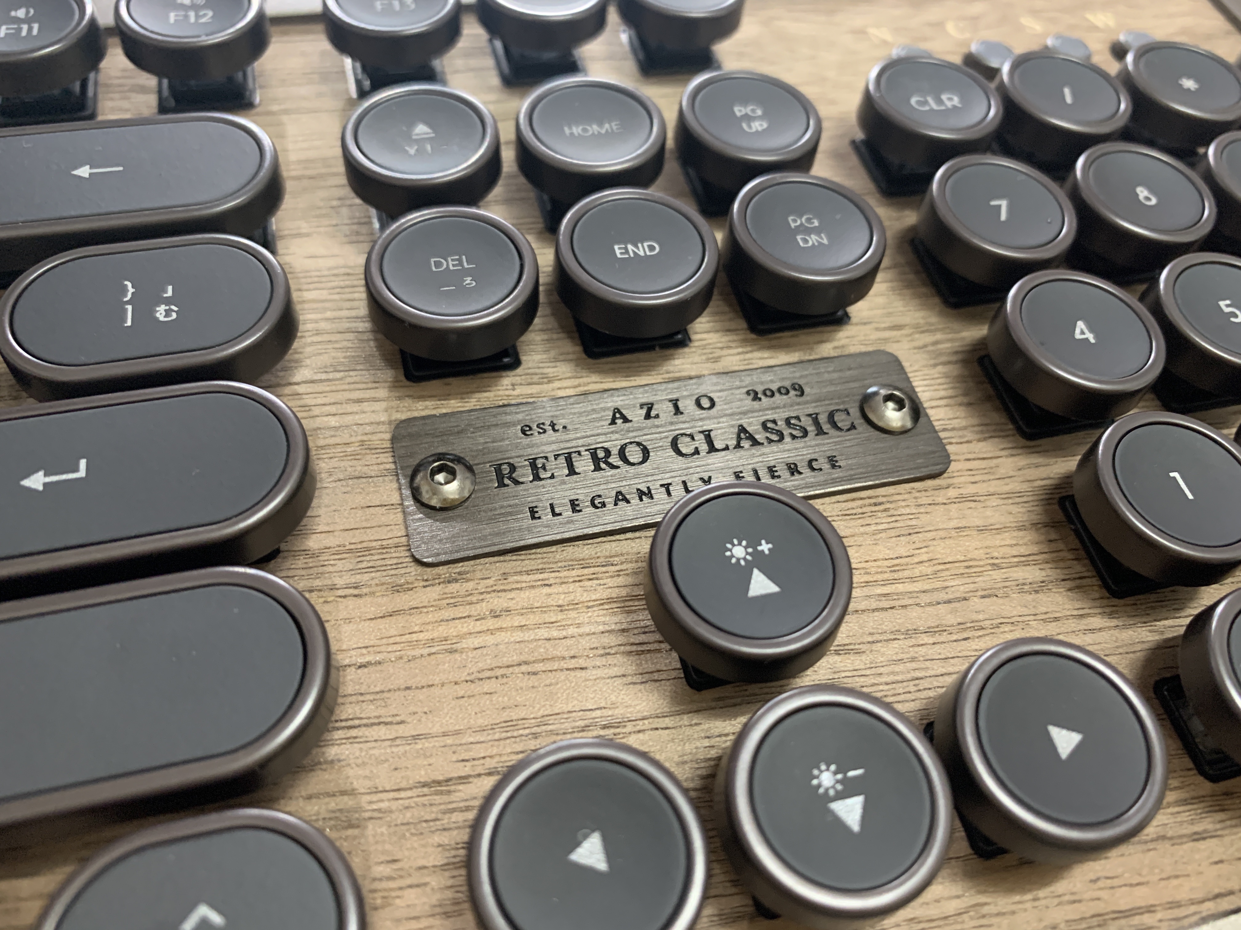 中古  タイプライター風キーボード CLASSIC RETORO 【4/3迄】AZIO PC周辺機器