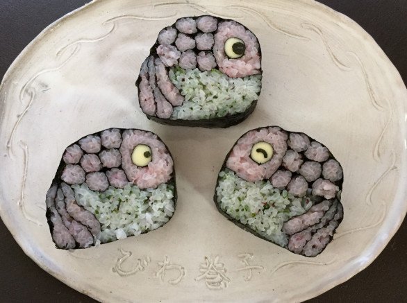 びわ巻子 の飾り巻き寿司