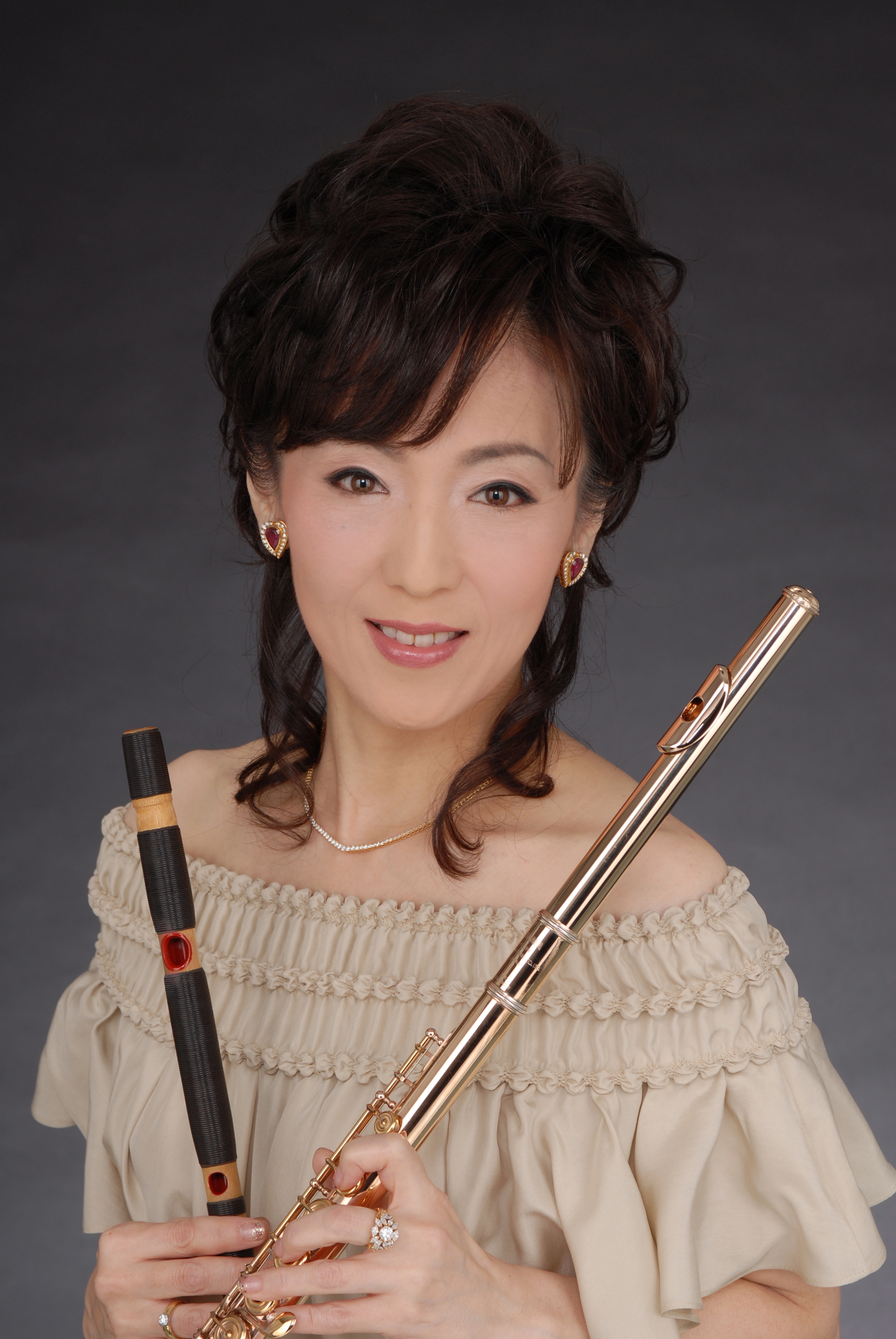 profile | 園城三花Mika Enjo花と名曲いのち奏でるコンサート