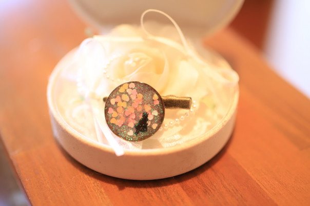 Uvレジン ヘアピン ヘアアクセサリー ハンドメイド アリス レディース 300円で販売中 かいちゃん工房 ハンドメイド レザークラフト Uvレジン ショップ