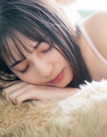 小坂菜緒1st写真集「君は誰？」/パネル展詳細決定 | Sunny Slope Four