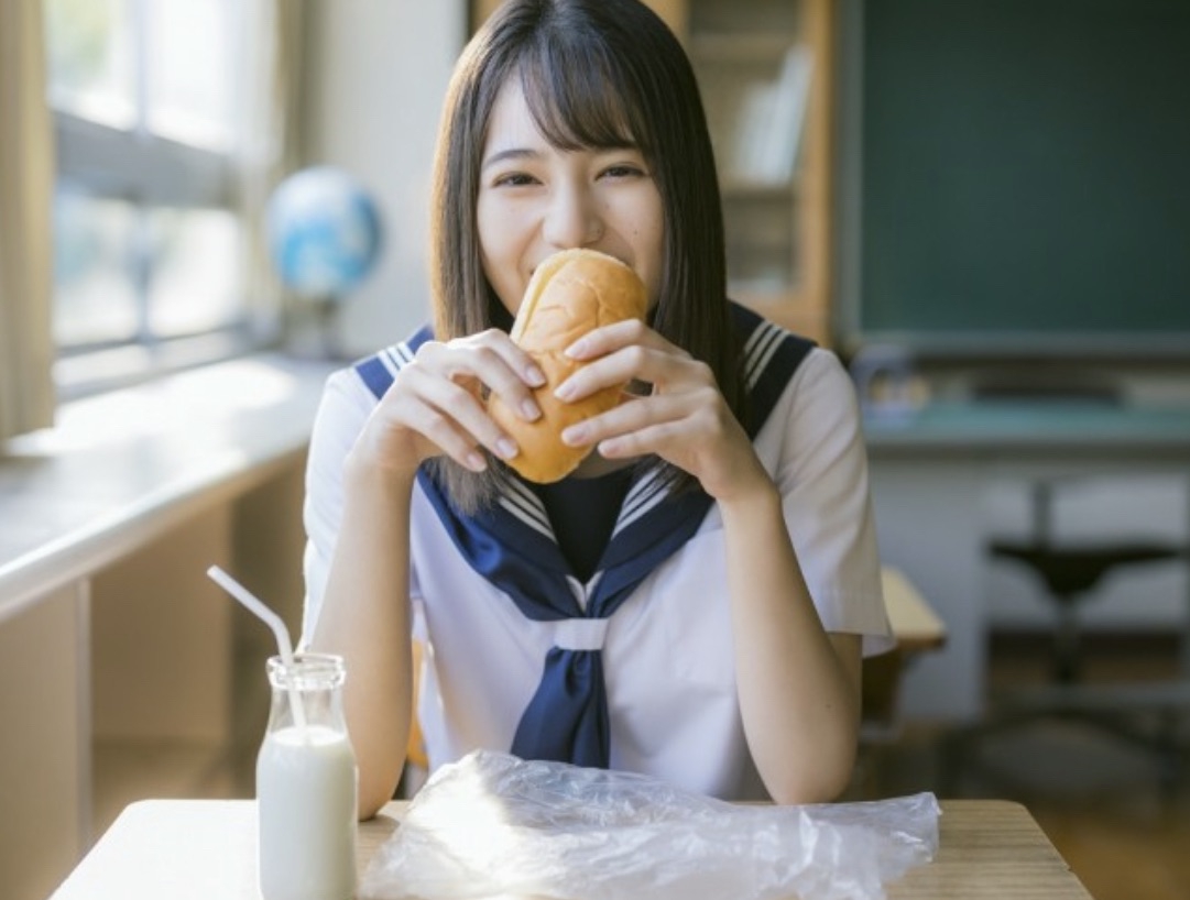 小坂菜緒1st写真集「君は誰？」/パネル展詳細決定 | Sunny Slope Four