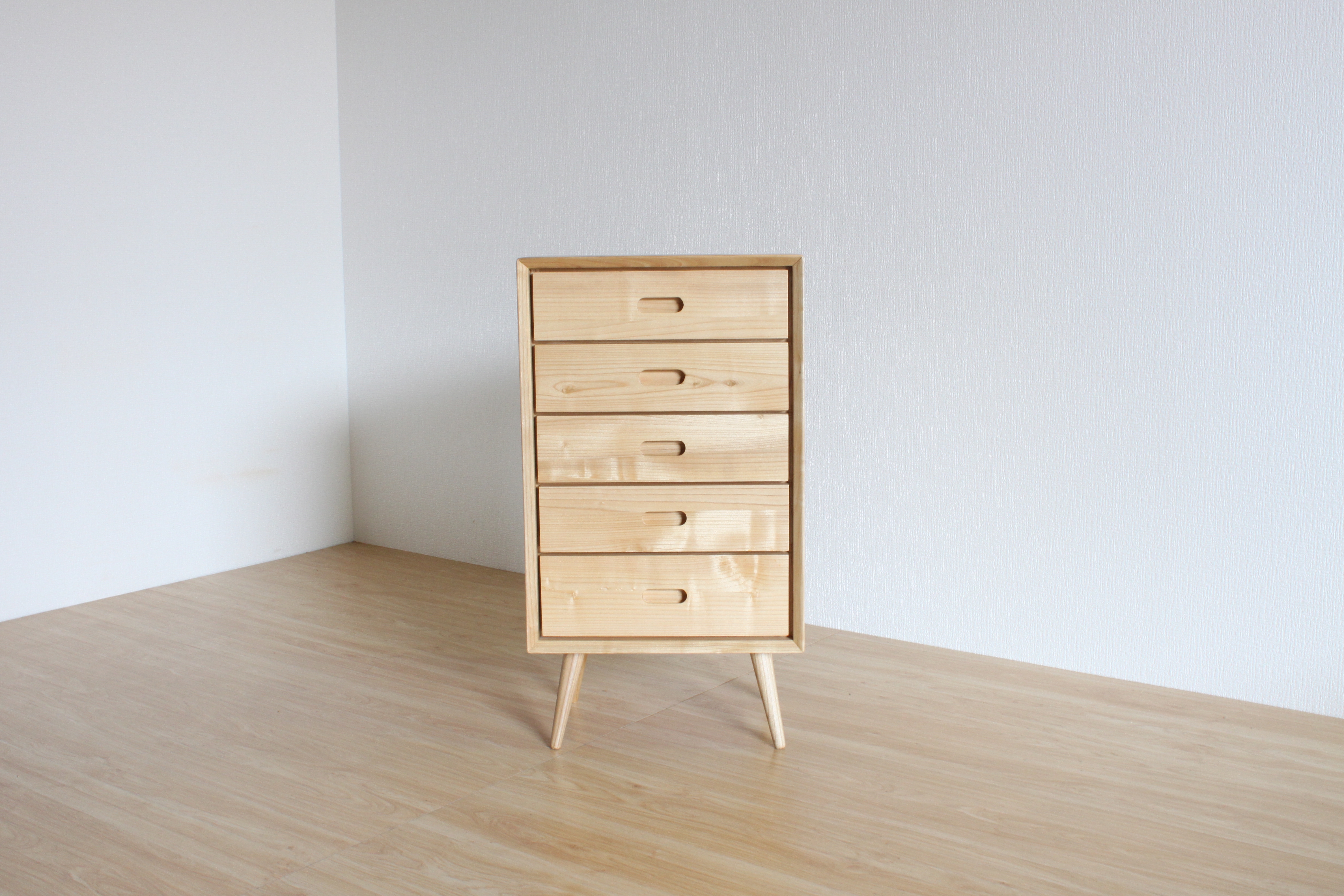 ㈱渡辺家具