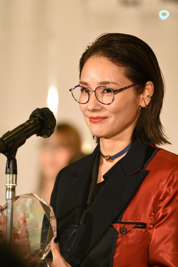 メガネをファッション アイテムの一つに定番化させた第三十三回 日本メガネベストドレッサー賞 Fphime 報道府