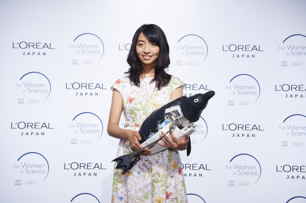 二十一歳の理系女子がペンギンのロボットで日本特別賞 Fphime 報道府 二十一歳の理系女子がペンギンのロボットで日本特別賞 Fphime 報道府