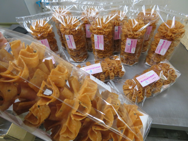 あじさいかいんとう 手作り あじさいかりんとう タイお菓子工房 カノム ドーク ジョーク タイのお菓子