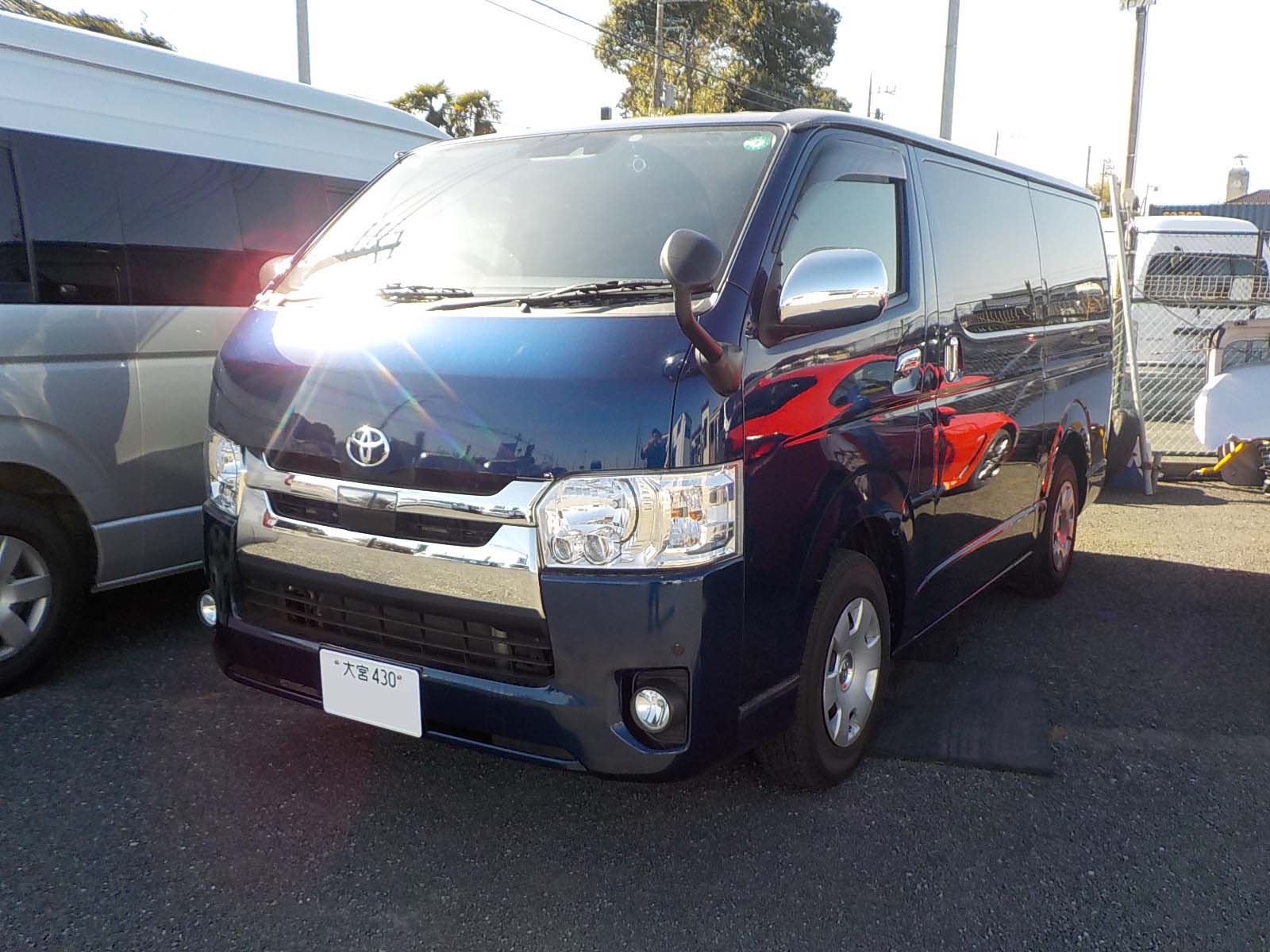 ハイエース　ワールド　WORLD ハイエースのカスタマイズなら、ワールドコーポレーションにお