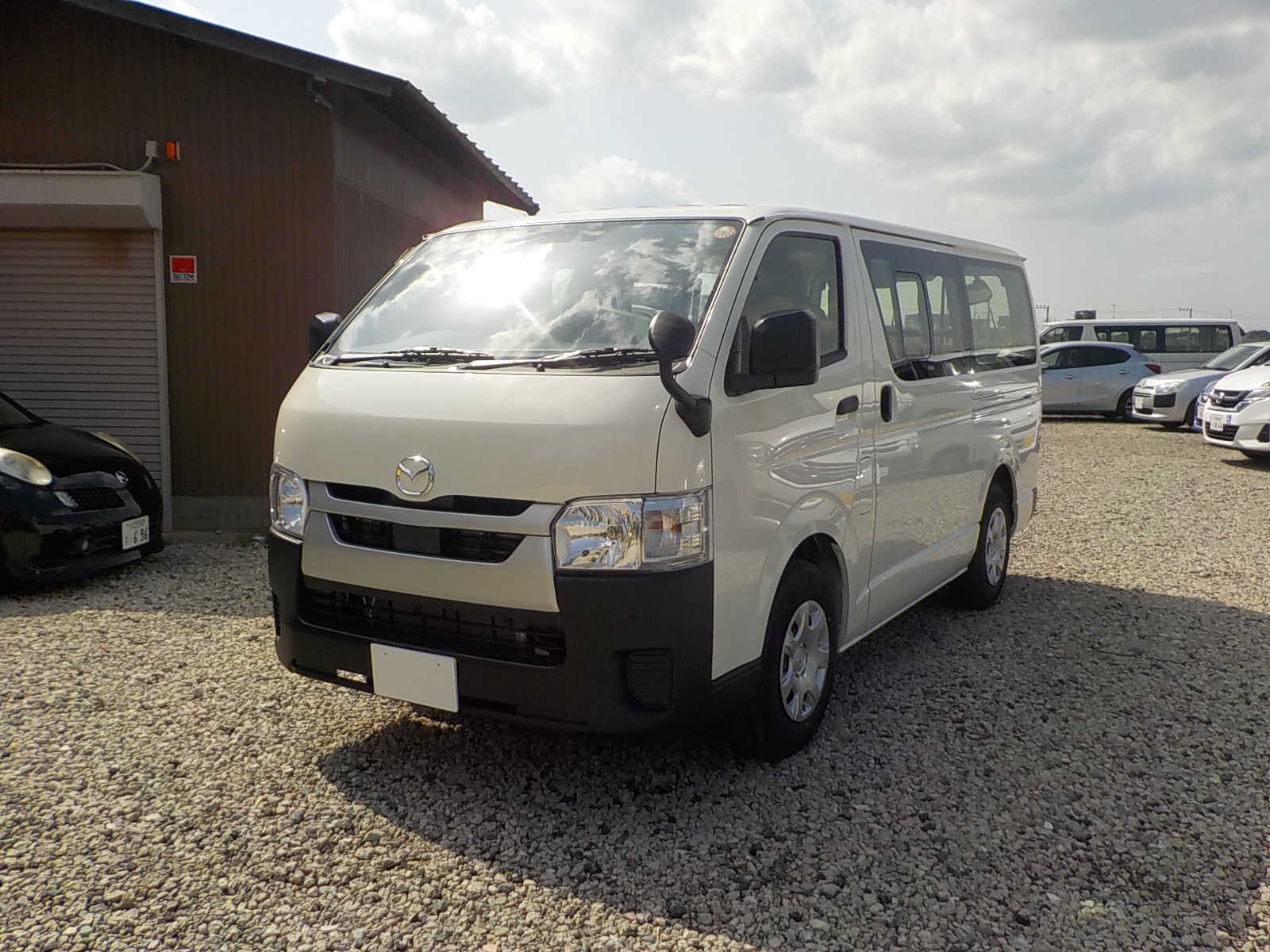 ハイエース　ワールド　WORLD ハイエース 200系 16インチ LEXXEL SwaGGer スワッガー トーヨー