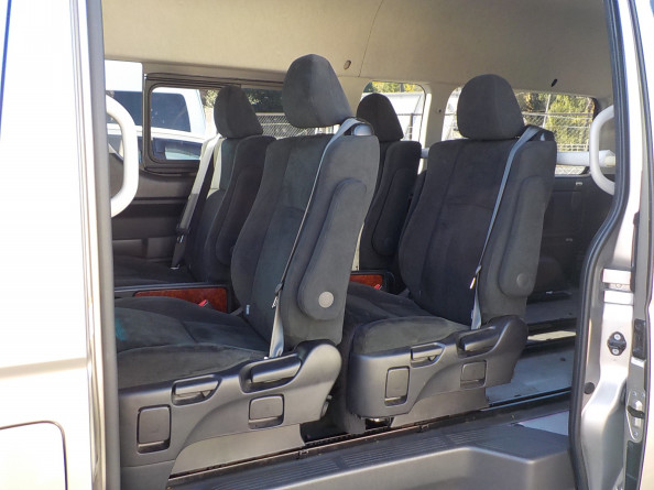 ハイエースグランドキャビン TRH224W アルファードキャプテンシート  