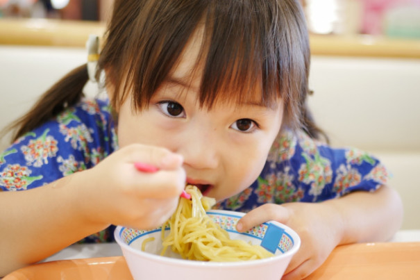 初めていく飲食店で子供連れでも入りやすいかどうか事前に調べる方法 株式会社ワイズ企画