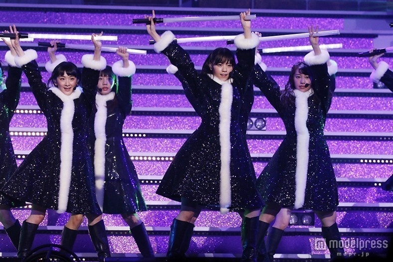 西野、白石などコンプ多数 クリスマスライブ衣装3 白石麻衣・西野七瀬ら“乃木坂46サンタ”が可愛い！サプライズ発表