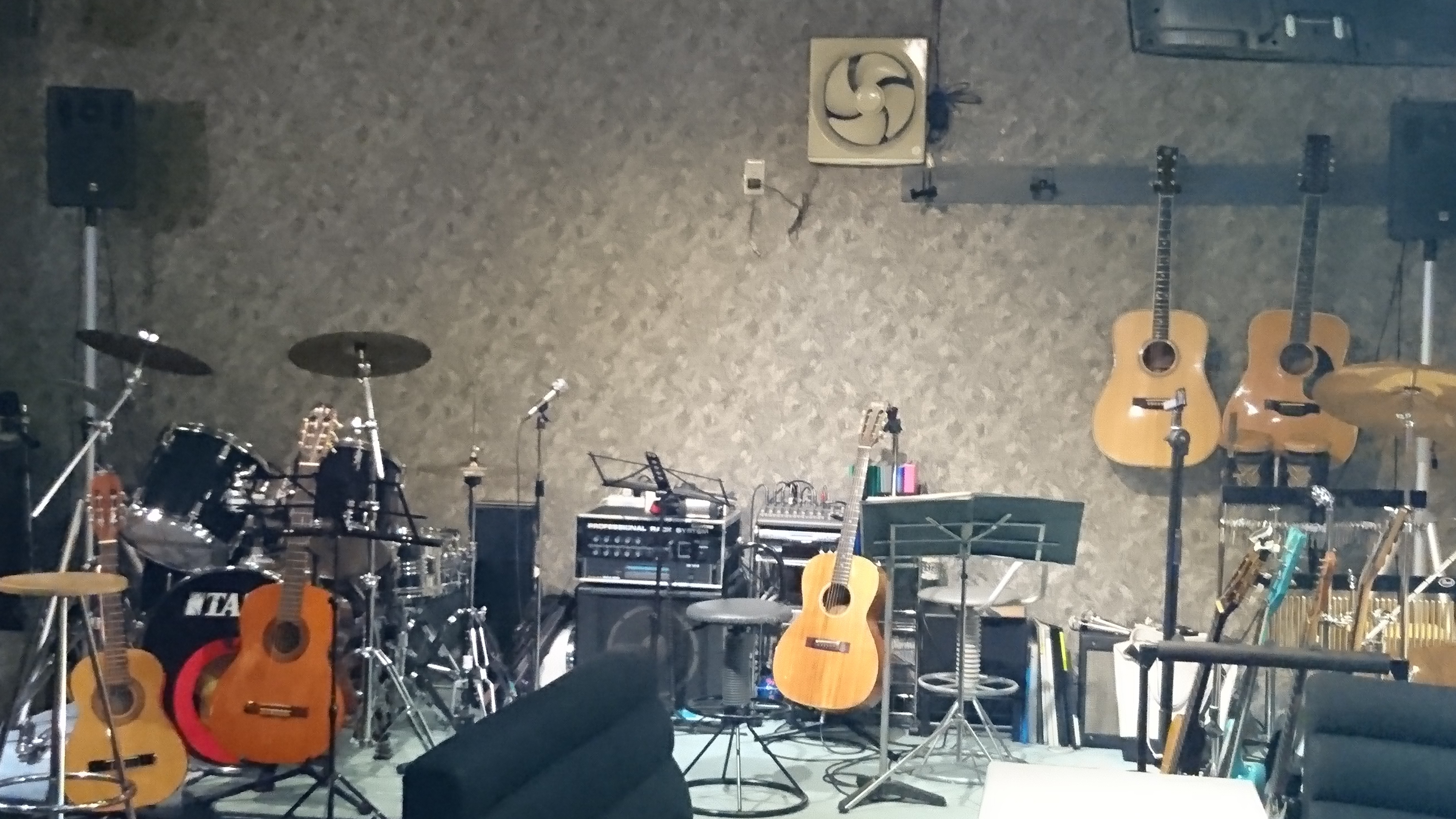 introduce Cafe Live Bar Voice