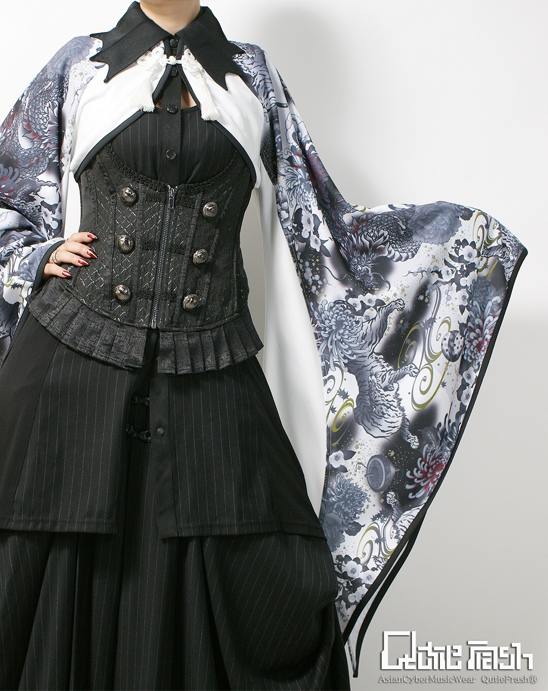 予約段階で人気過ぎ！コウモリ襟ブラウス | QutieFrash-info