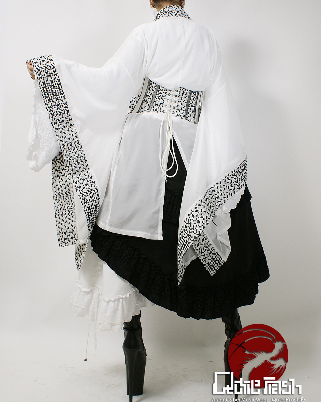 QutieFrash 着物袖ロングカーディガン白 パティキュラ2018 鶴和柄