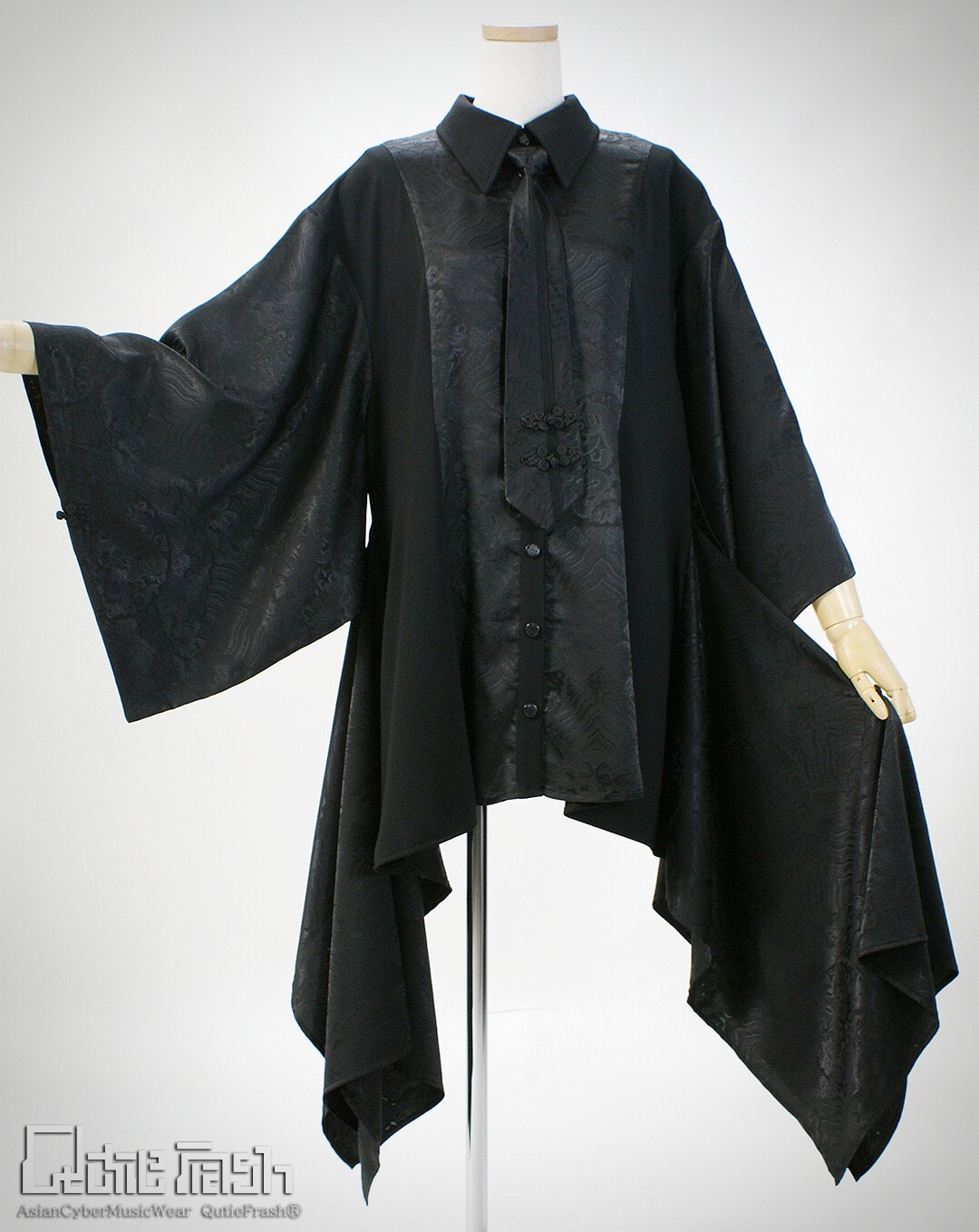 サラッと着るだけでお洒落過ぎるネクタイ付き着物袖ブラウス新