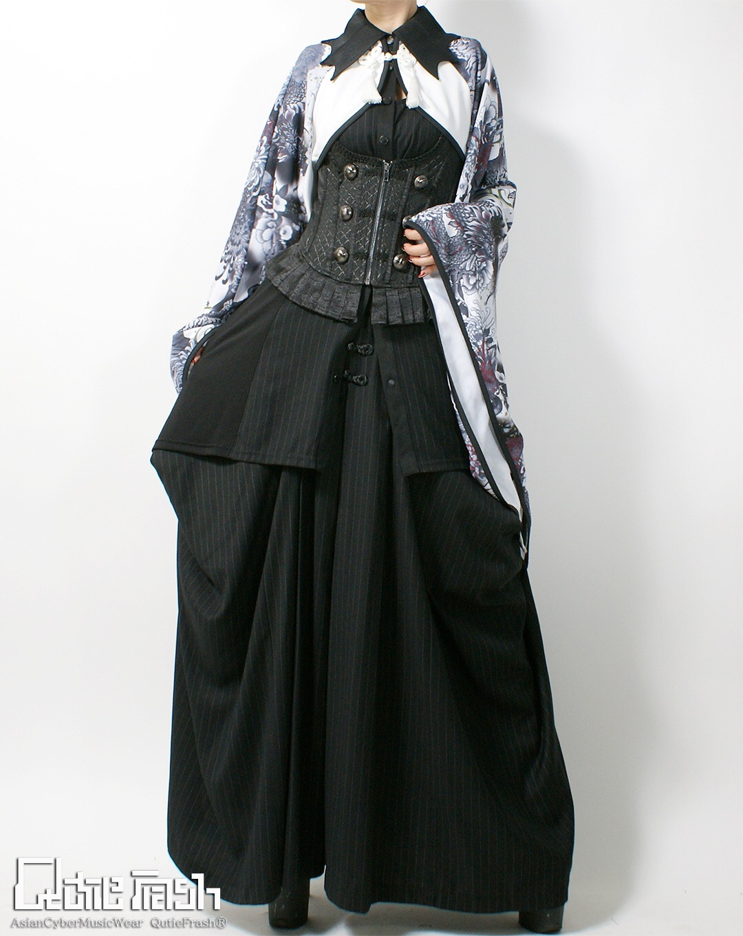 予約段階で人気過ぎ！コウモリ襟ブラウス | QutieFrash-info