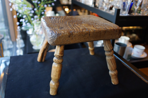 古い小さな椅子 アンティーク フェルメール