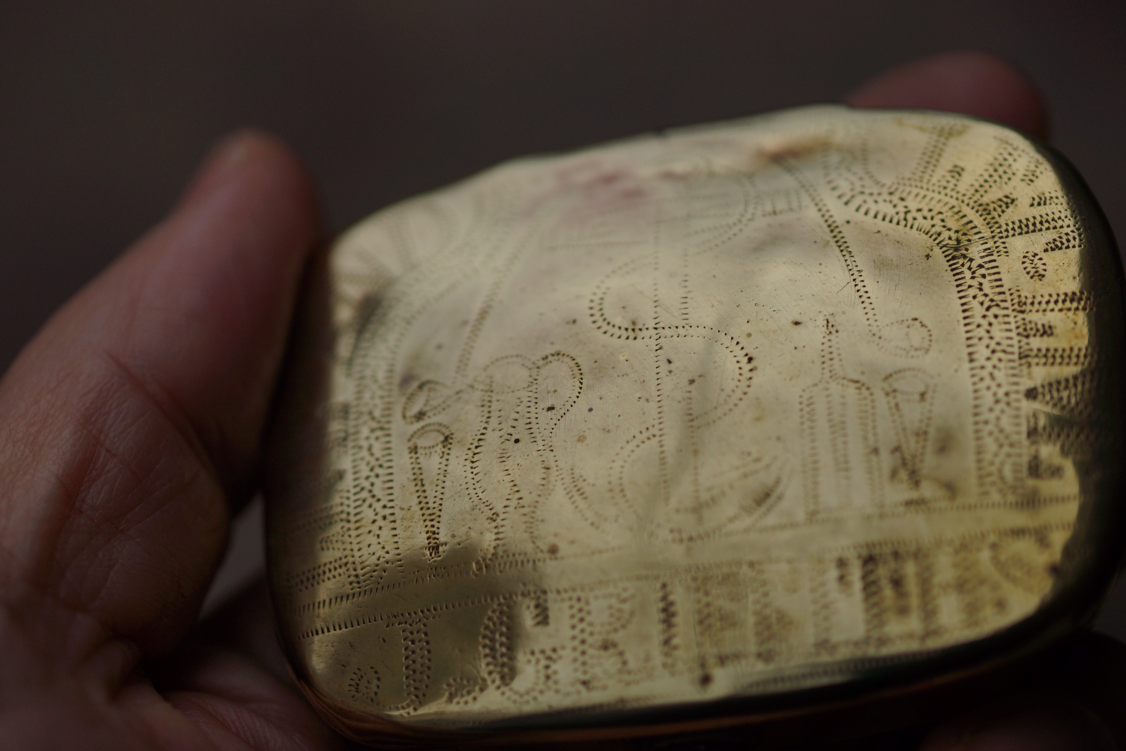 追記、真鍮製の嗅ぎタバコ入れ、1850年。 | アンティーク フェルメール