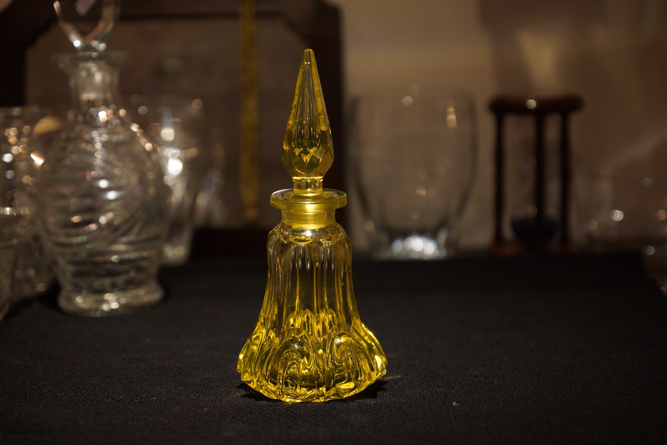 ウランガラスの香水瓶 | アンティーク フェルメール