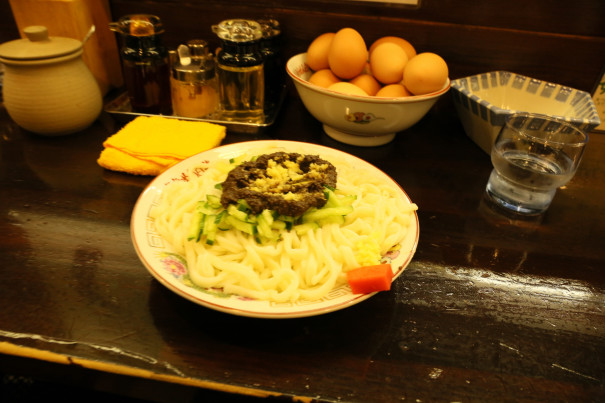 岩手県で 盛岡じゃじゃ麺の上手な食べ方を教わりました ひふみろの全国ありがとうキャラバン