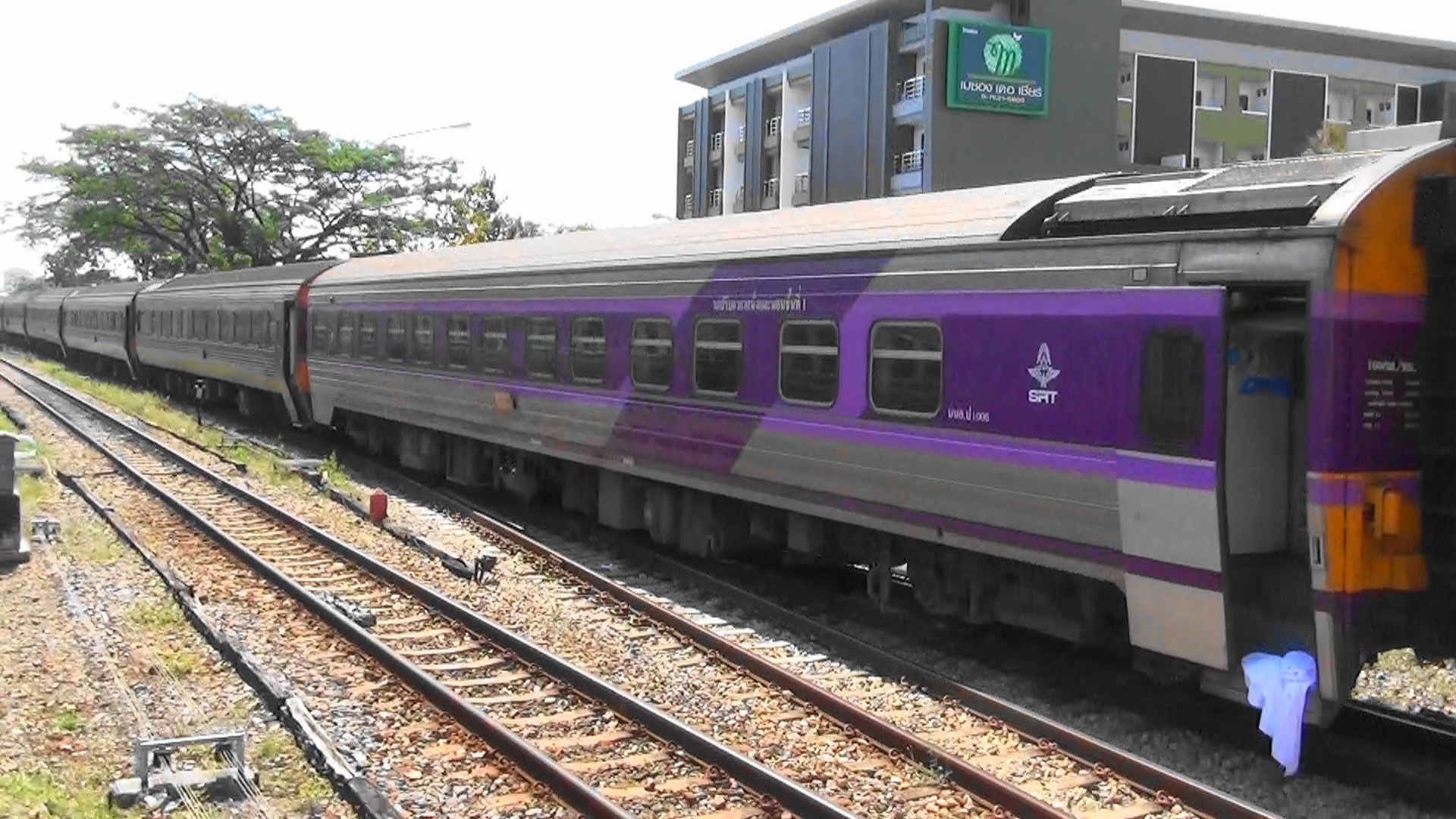 タイ鉄道 夜行列車の種類と車両 | タイ鉄道 夜汽車の旅