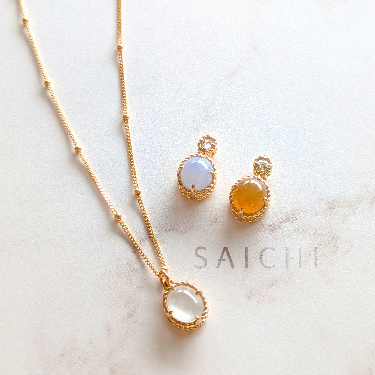 本翡翠ネックレス k18 四つ葉 可愛い 氷種ヒスイ お買い得 夏に