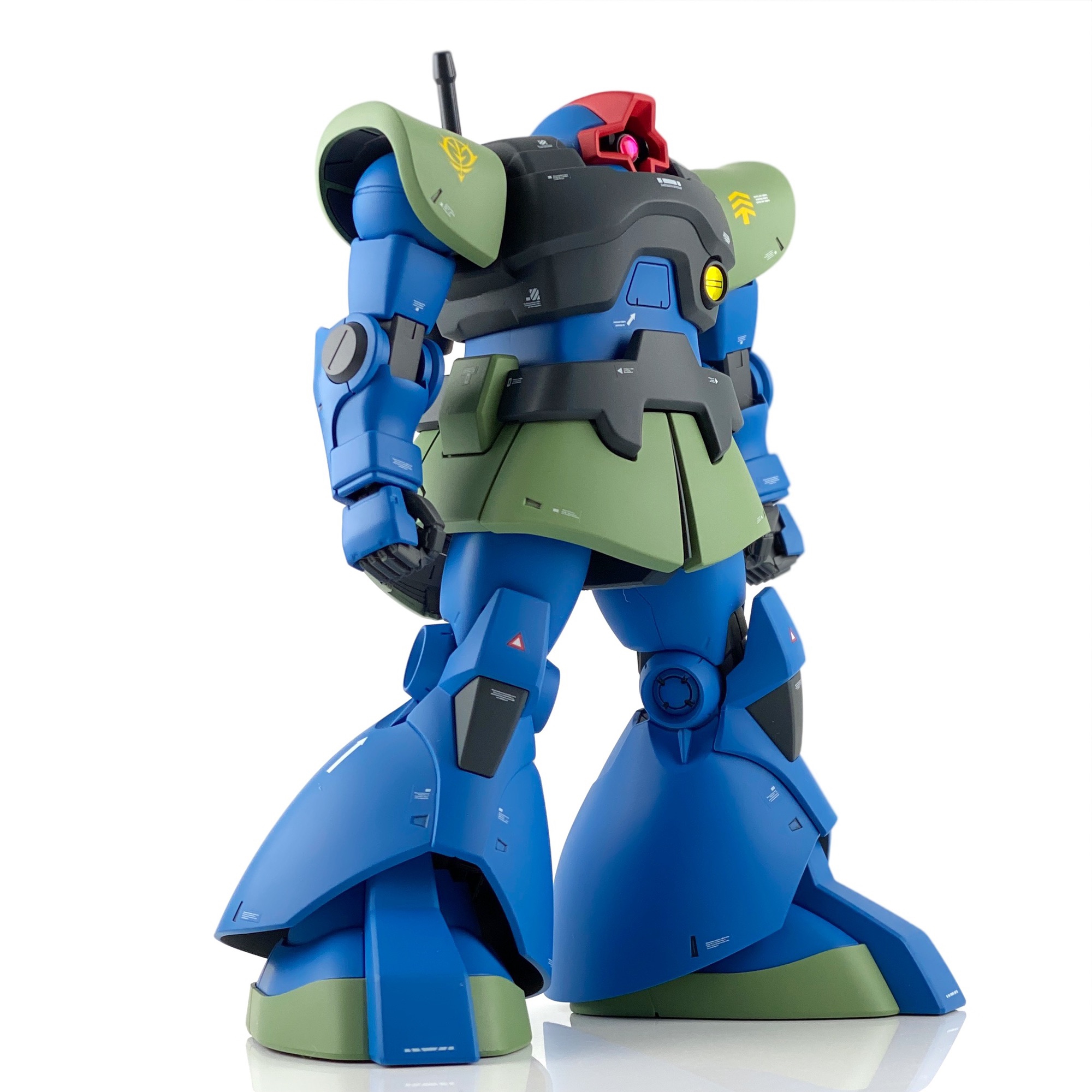HG リックドム (GQ) ガトー専用機配色 / ガンプラ 完成品 HG リックドム (GQ) ガトー専用機配色 / ガンプラ 完成品 - メルカリ