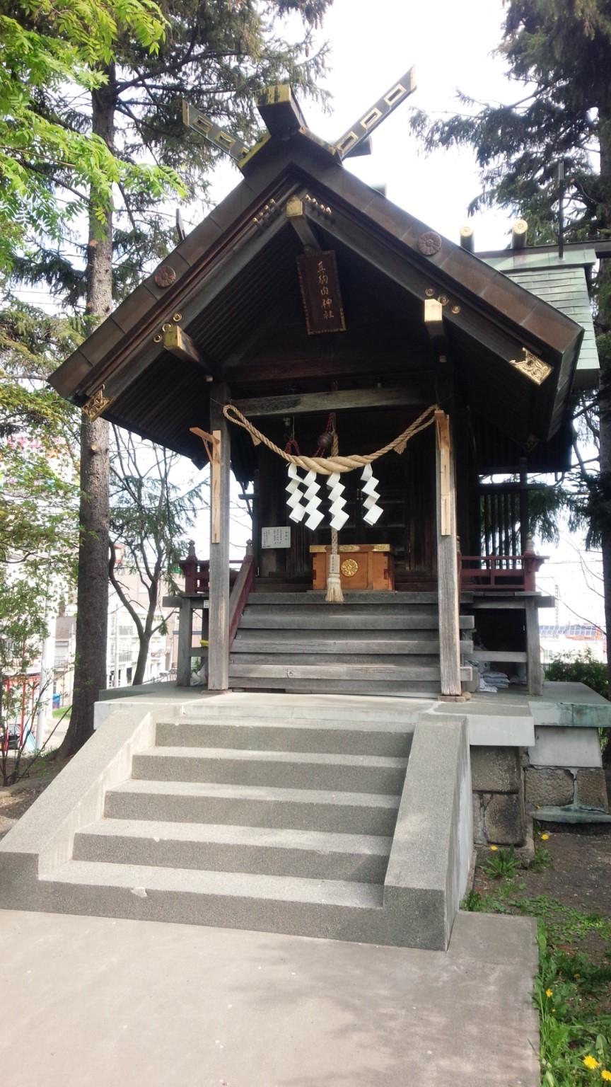 真駒内神社」。 | 「歴史のあしあと 札幌の碑」（西部版）