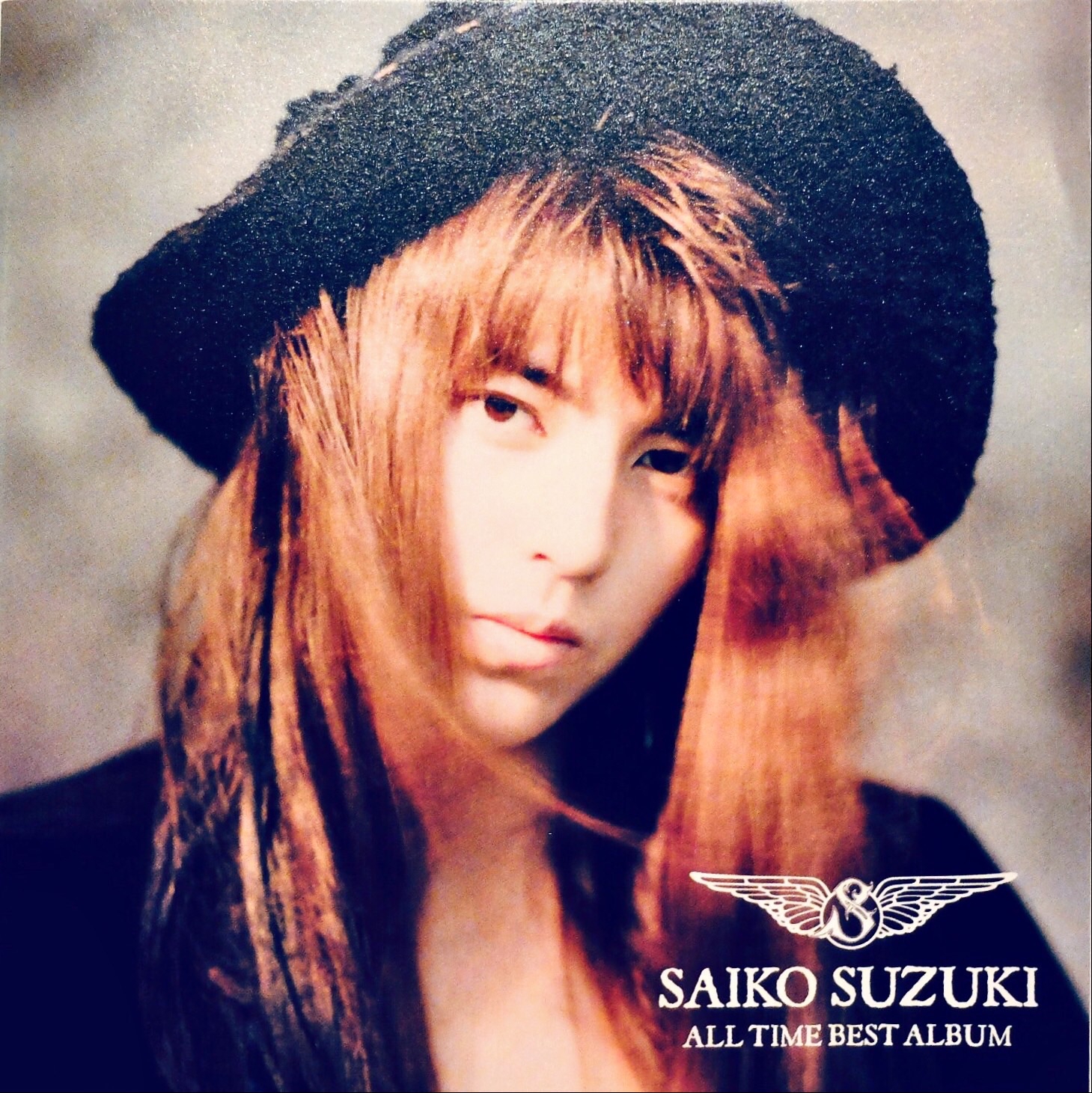カリスマ、こだわりの鈴木彩子のデビュー30周年のベストアルバムを聞い
