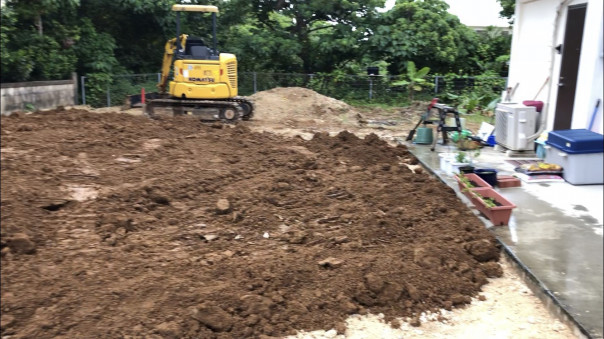 宮古島 土壌改良 芝はり工事着工中 宮古島の職人 合同会社ワーカーズ 宮古島 土壌改良 芝はり工事着工中 宮古島の職人 合同会社ワーカーズ