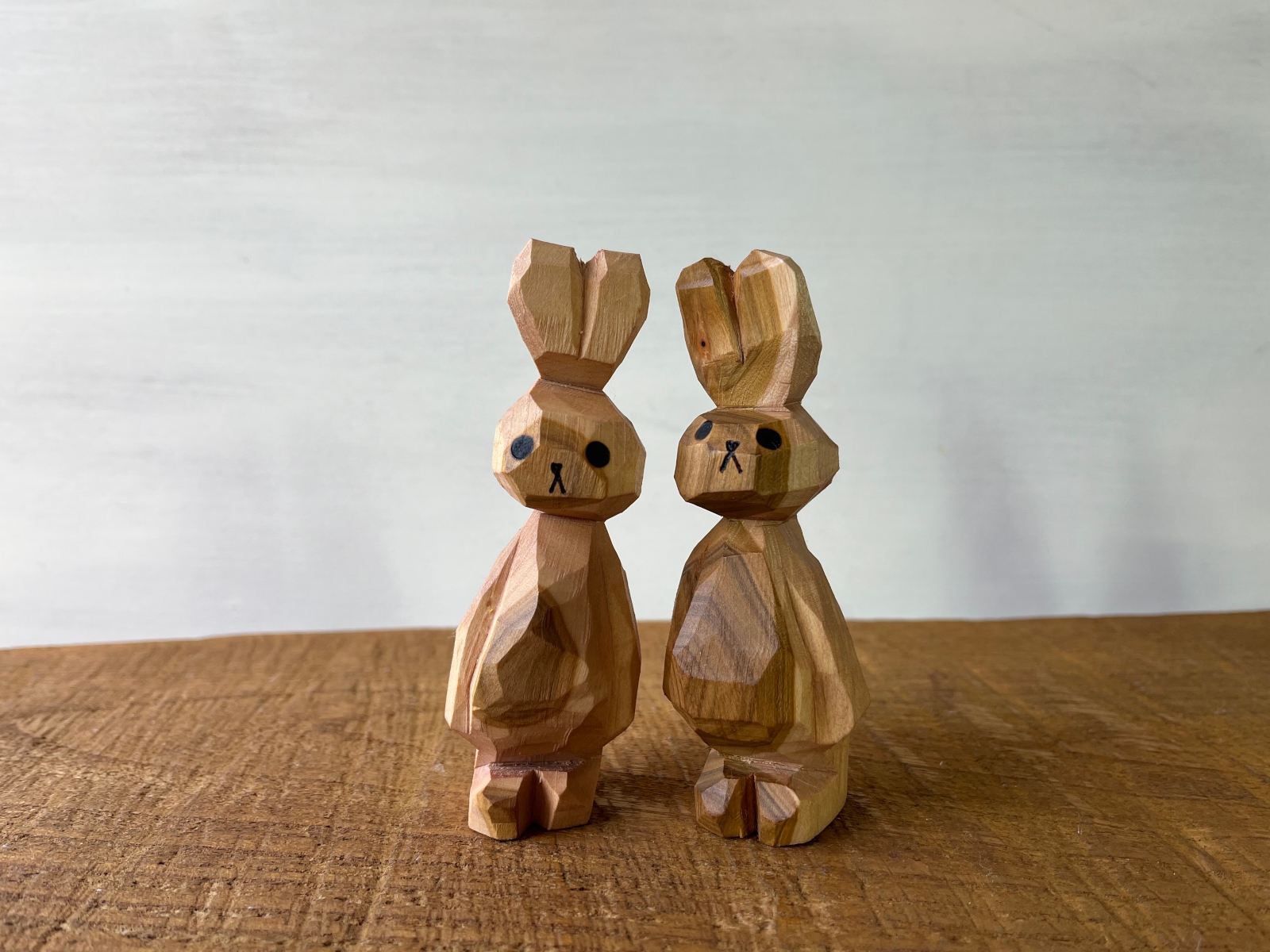 通販生活 ファッション うさぎ / 一木造り 木彫「三兎」/ ○ / ○・・・F26 木工 木工、竹工芸