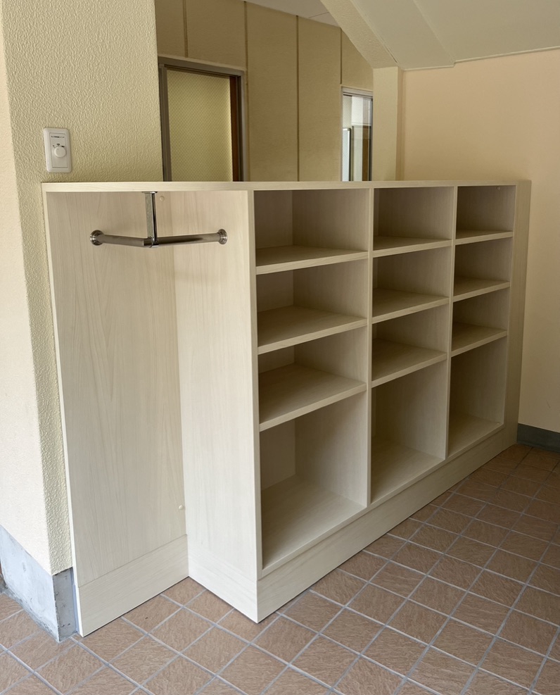 公共施設・商業施設・什器の特注家具 | 家具工房アートワークス