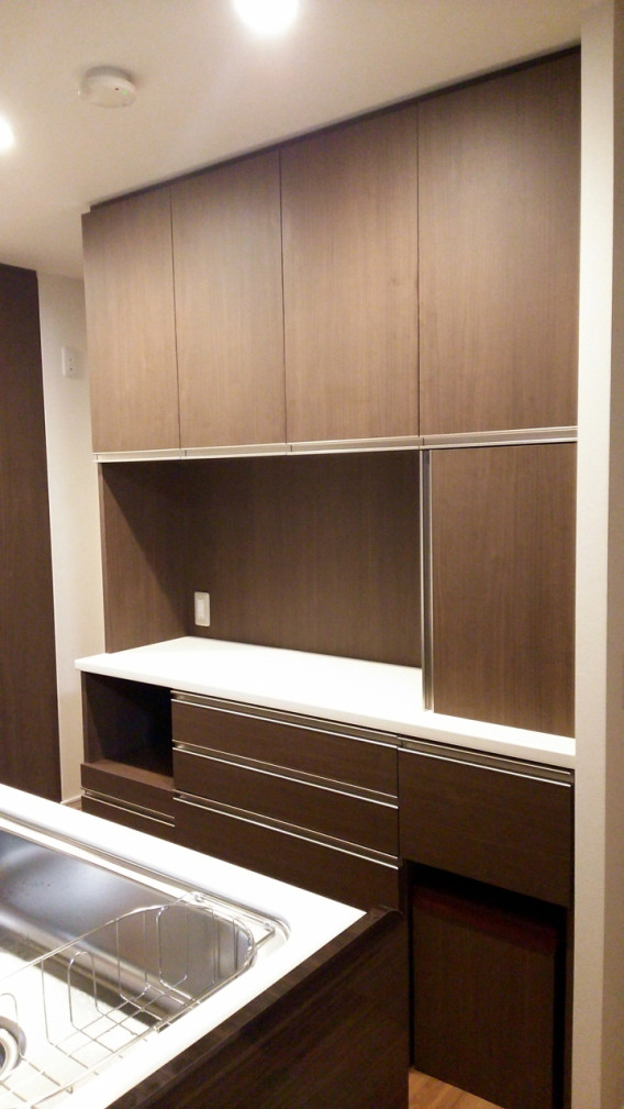 収納を確保して導線を限定したキッチン収納 兵庫県尼崎市 オーダー家具 食器棚 オーダー家具工房 アートワークス Bespoke Furniture Artworks Kobe