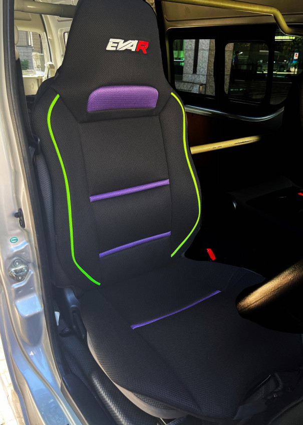 ニスモバケットシート 黒 ヘッドレスト付き （NEWS]初号機カラーの 