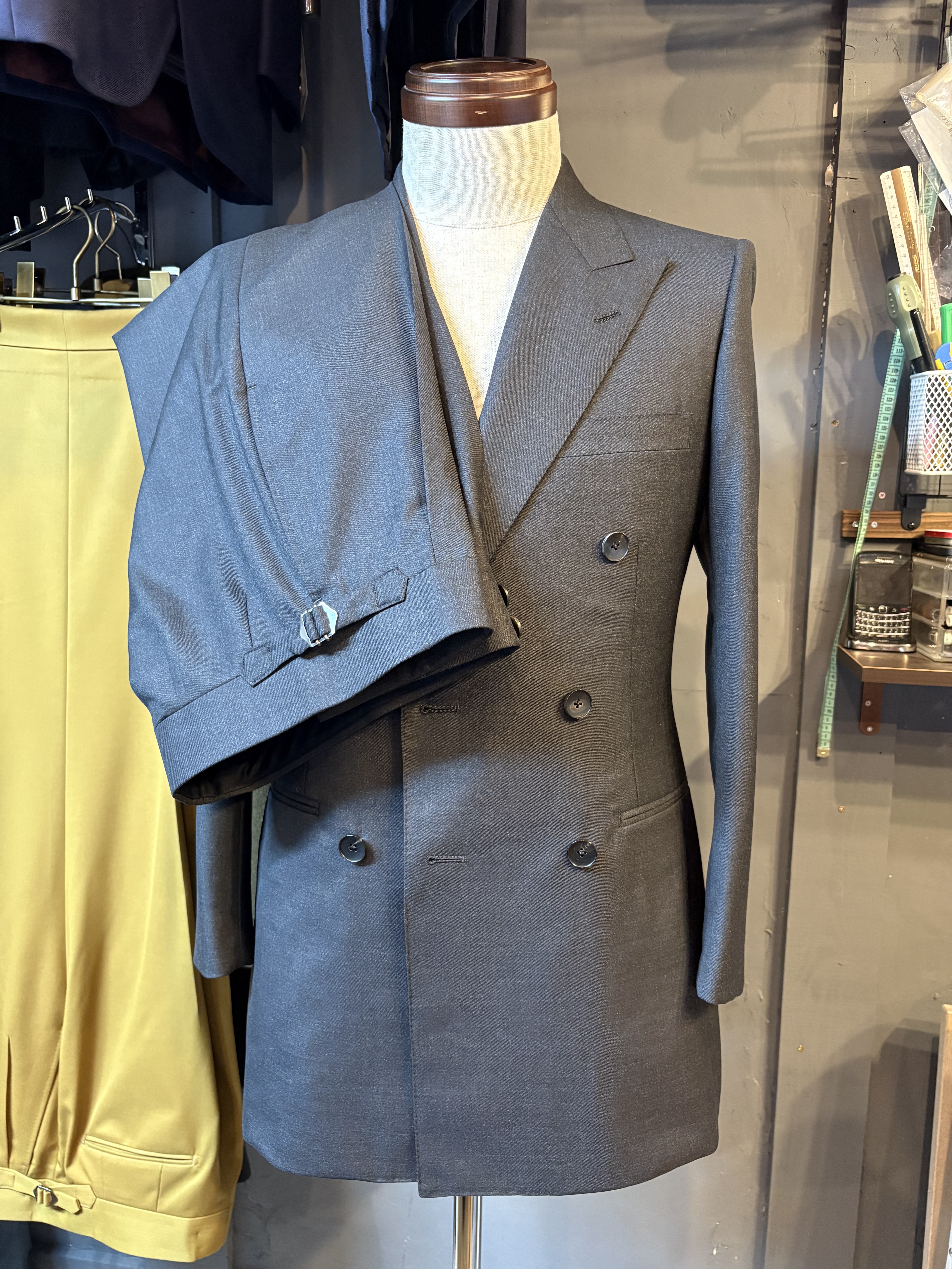 WORKS | オーダースーツの【DOR'CAS】